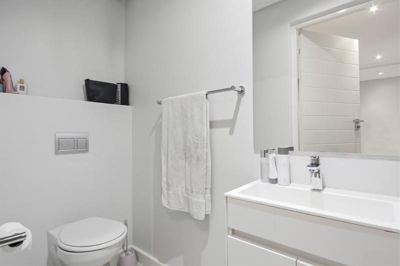1 Bedroom Property for Sale in Claremont Upper Western Cape